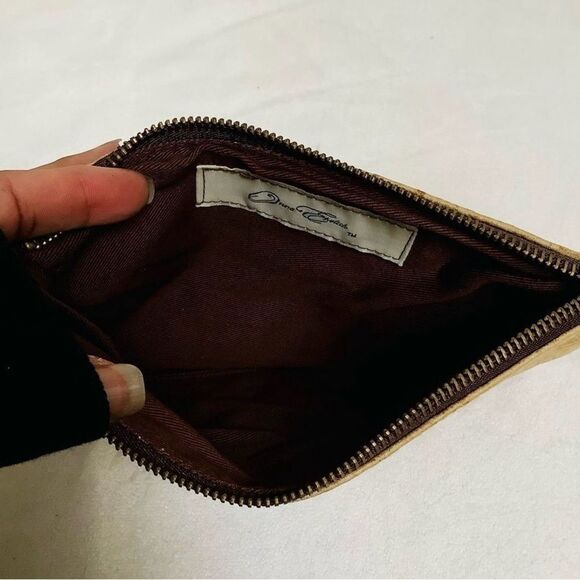 ALLIGATOR EMBOSSED GREEN MAKE UP BAG - Picture 2 of 4